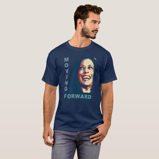 2024年MOVING FORWARD Kamala Harris for President Tシャツ (正面フル)