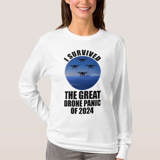 2024生き延び年のドロ素晴らしーンパニック Tシャツ (正面)