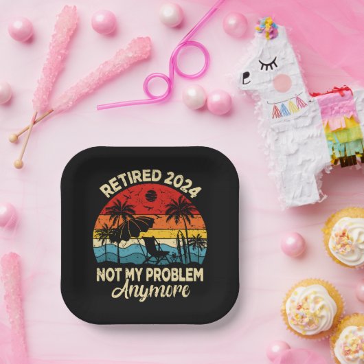 2024退職した年はもう私の問題ではないおもしろい ペーパープレート (パーティー)