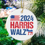 2024 Harris Walz民主党議員ドンキークリスマス セラミックオーナメント<br><div class="desc">2024 Harris Walzアメリカ国旗と民主党議員のロバを赤、白、青で飾ったクリスマスの装飾。民主的なパーティー候補として、大統領と副大統領にカマラハリスとティム・ウォルズに投票する。国クール国デザイン。</div>