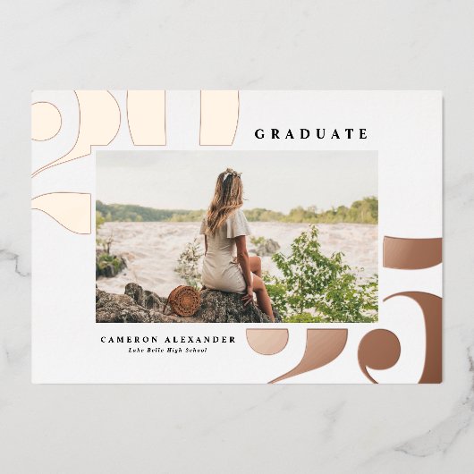 2025はっきりしたタイポグラフィ写真卒業バラ金ゴールド 箔招待状 (正面)