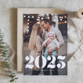 2025はっきりしたタイポグラフィ縦型写真新年 シーズンカード