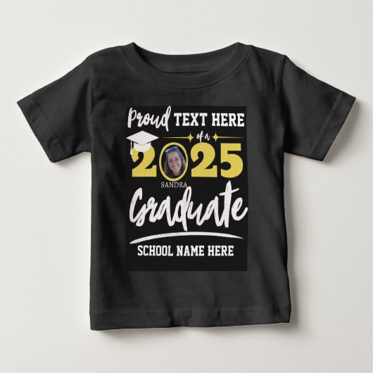2025パーソナライズされた年誇りを持ったの卒業生クラス ベビーTシャツ (正面)
