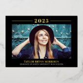 2025ミニマルなブラックと金ゴールドの卒業写真 箔招待状 (正面)