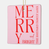 2025年と明モダンるい赤メリーピンクのクリスマス セラミックオーナメント (左)