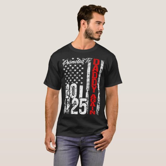 2025年に再びパパに昇進American Flag Soon Da Tシャツ (正面フル)