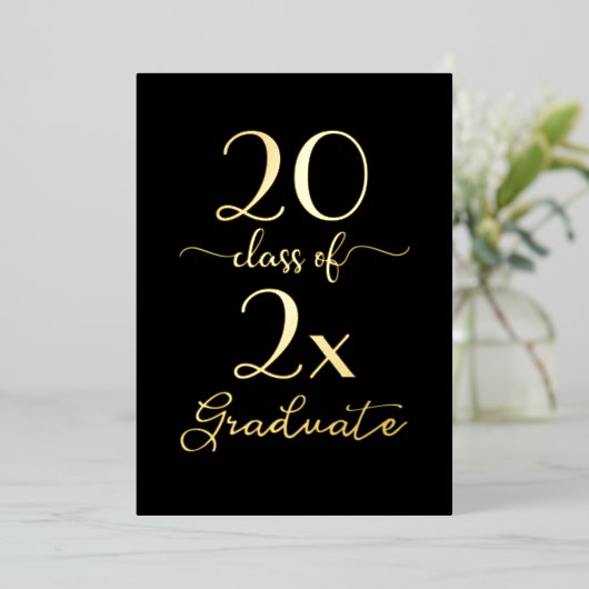 2025年のシッククラス大学院ブラック&金ゴールド 箔招待状 (立ち正面)