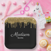 2025年のブラックと金ゴールドの卒業パーティクラス ペーパープレート (パーティー)