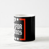 2025年の刑務所のトランプ コーヒーマグカップ (中央)
