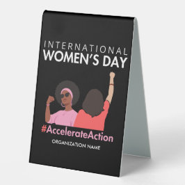 2025年の女性国際的デーのアクションを加速 テーブルテントサイン