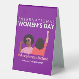 2025年の女性国際的デーのアクションを加速 テーブルテントサイン