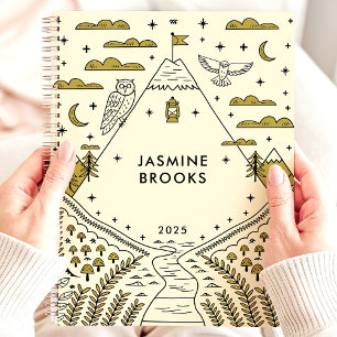 2025年の幻想的な山の冒険カスタムネーム プランナー手帳