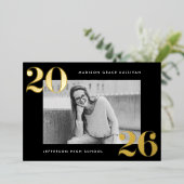 2025年はっきりしたのクラスの黒と金ゴールドの写真卒業 箔招待状 (立ち正面)