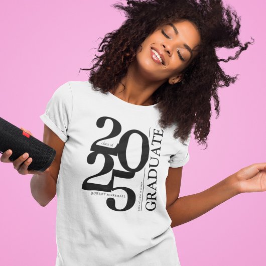 2025年はっきりした卒業トレンディーブラック卒業 Tシャツ