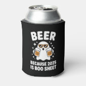 2025年はブーシートだってさ Beer Because 2025 Is Boo Sheet 面白ハ 缶クーラー (缶裏面)