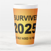 2025年を生き延びた カフェラテマグ (正面)