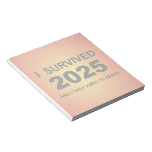 2025年を生き延びた ノートパッド (アングル)