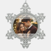 2025年カスタム初めてのクリスマスをミスター・アンド・ミセスに迎える スノーフレークピューターオーナメント (正面)