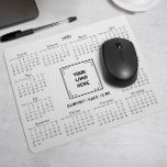 2025年カレン企業のダビジネスのロゴホワイト マウスパッド<br><div class="desc">デザイン会社のロカスタムゴを特徴とする独自の2025年カレンダーマウスパッド。顧客、ベンダー、従業員、その他の企業の大切な個人のための完璧なプロモーションギフトまたはギフトである。カレンダーは洗練されたセリフフォントでエレガントに表示され、明瞭さとプロフェッショナリズムを確保し保、レイアウトは12か月すべてを一目で見ることができる。センターには、あなたのロゴとビジネス名のために予約された目立つ宇宙があり、あなたのブランドを簡単に紹介することができる。最小楽しむ注文要件なし、セットアップ料金なし。利用可能な任意の色！</div>