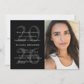 2025年クラスのシンプル白黒写真卒業 招待状 (正面)