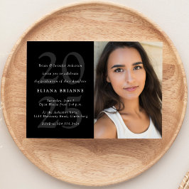 2025年クラスのシンプル白黒写真卒業 招待状