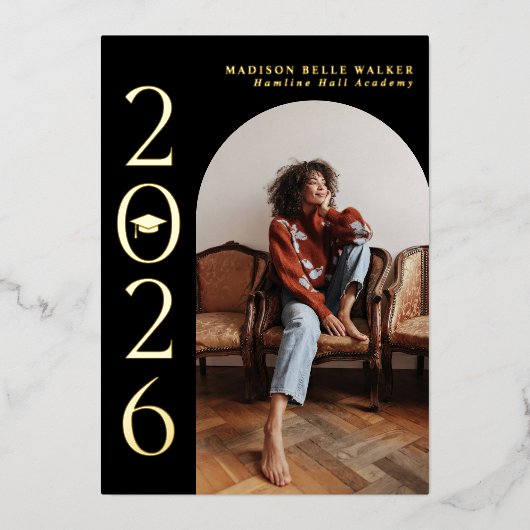 2025年クラスのブラックアーチフレームの卒業 箔招待状 (正面)
