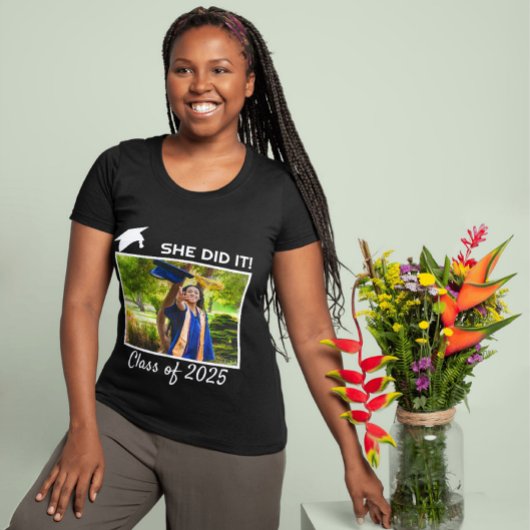 2025年クラスの卒業写真を撮ったおめでとう Tシャツ