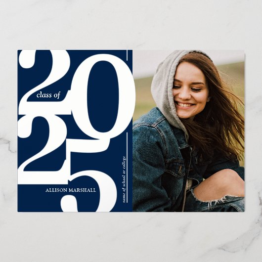 2025年ネイビーシルバー卒業発表カード 箔招待状 (正面)
