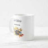 2025年マグカップ卒業 – 金ゴールドアクセントby Kay Clover™ コーヒーマグカップ (正面左)