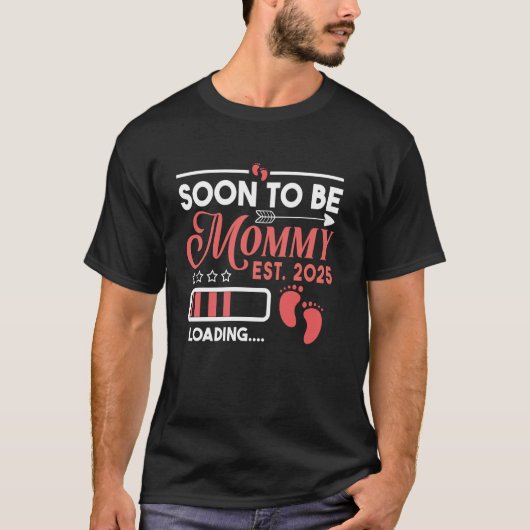 2025年ママになる ママロード中 お知らせ モチーフ Tシャツ (正面)