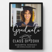 2025年モダングラッドキャップフォトの白黒クラス フォトプラーク (正面)