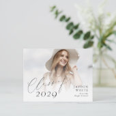 2025年モダン写真卒業のシックなスクリプトクラス ポストカード (スタンド正面)