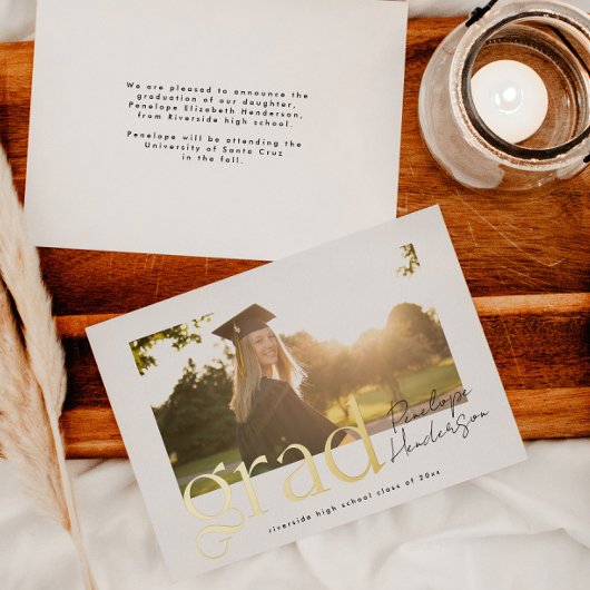 2025年モダン卒業のブラックと金ゴールドクラス 箔招待状