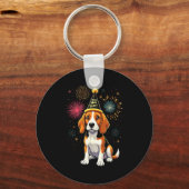 2025年元旦前夜の花火の犬 面白いビーグル キーホルダー (正面)