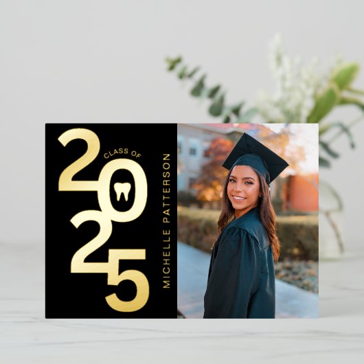 2025年写真歯科学校卒業 箔招待状 (立ち正面)