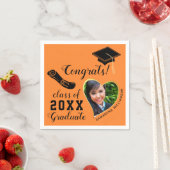 2025年卒業のオレンジと黒のクラス スタンダードカクテルナプキン (インサイチュ)
