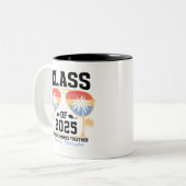 2025年卒業カスタム旅行グループのクラス ツートーンマグカップ (正面左)