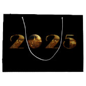 2025年新年の舞踏会 – NYC金ゴールド- ラージペーパーバッグ (裏面)