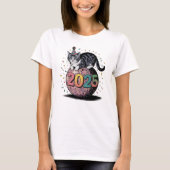 2025年正月お祝い猫ソフトスユニセックスタイル Tシャツ (正面)