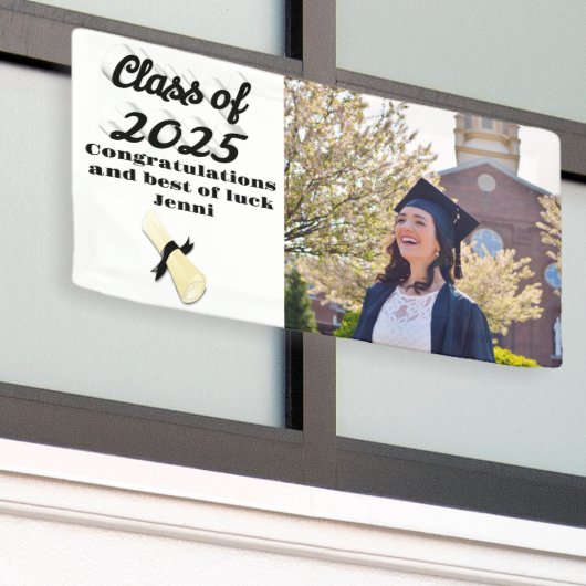 2025年版黒字卒業写真のクラス 横断幕 (ビルの外側)