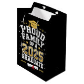 2025年誇りを持った卒卒業の家族 ミディアムペーパーバッグ (正面アングル)