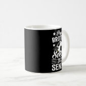 2025年誇りを持った卒業生のサッカー上級部員の弟 コーヒーマグカップ (正面右)