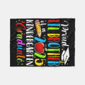 2025年誇りを持った幼稚園グラのClのLil Brother フリースブランケット (正面(横))