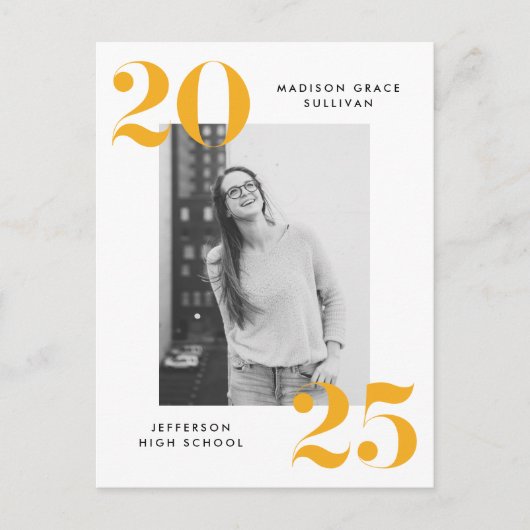 2025黄はっきりしたレタリング写真卒業パーティー インビテーションポストカード (正面)