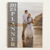 2025 モダンフォトダークパーソナライズされたオーバーレイ プランナー手帳 (正面)