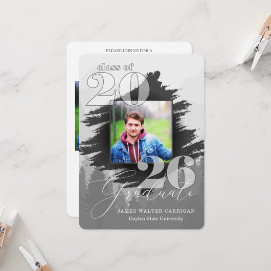 2025 男らし Greyscale 2写真卒業 招待状 (正面/裏面インサイチュ)