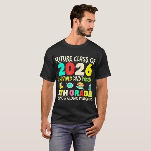 2026年のFuture Class生き延び Iは8級Gに合格 Tシャツ (正面フル)