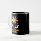 2026年クラスのカウントダウン進行中パーソナライズされた ツートーンマグカップ (正面左)