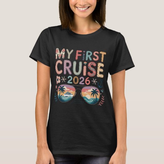 2026年初めてのクルーズ旅行ギフト Tシャツ (正面)