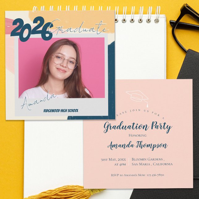 2026年卒業パーティーお祝い招待状 写真入り (Class of 2026 Photo Graduation Party Invitation | Modern Pastel Graduate Celebration Invite)